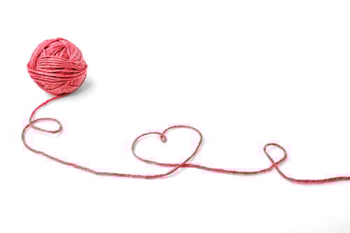 Preview: Red thread, heart and tangle on white background