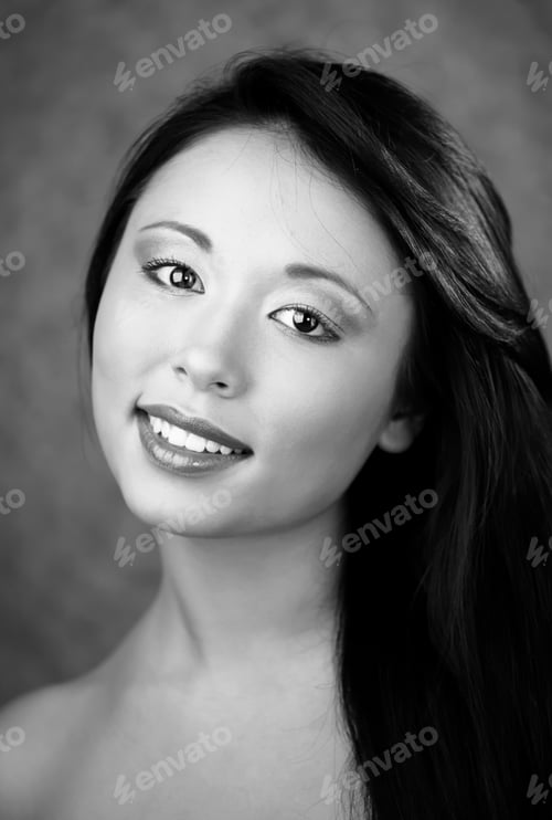 Preview: Beautiful Asian Woman Studio Portrait