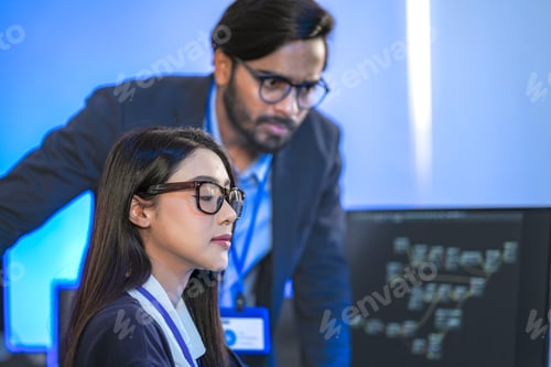 Preview: Senior engineer mentoring a junior female developer