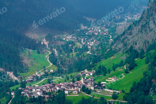 Preview: Mountain landscape along the road to Colle Santa Lucia, Dolomites