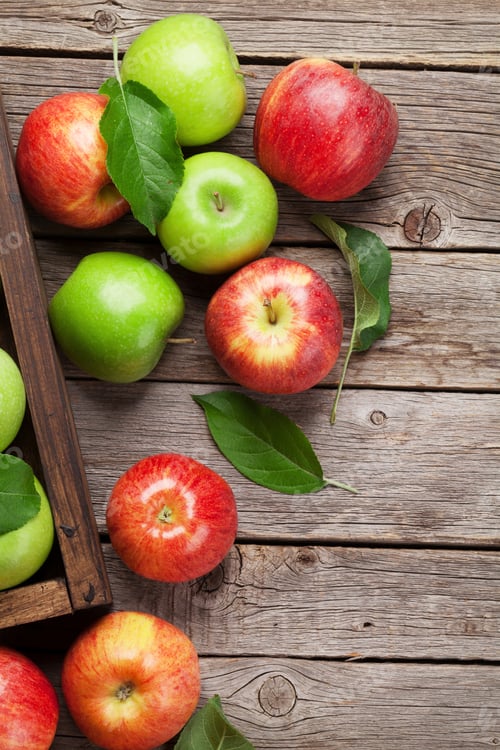Green and red apples