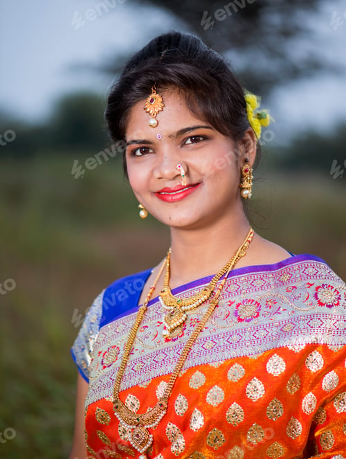 Preview: Beautiful Indian bride Wearing Saree