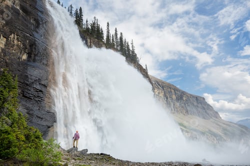 Preview: Hike in Canada