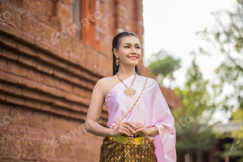 Preview: Beautiful Woman wearing typical Thai dress