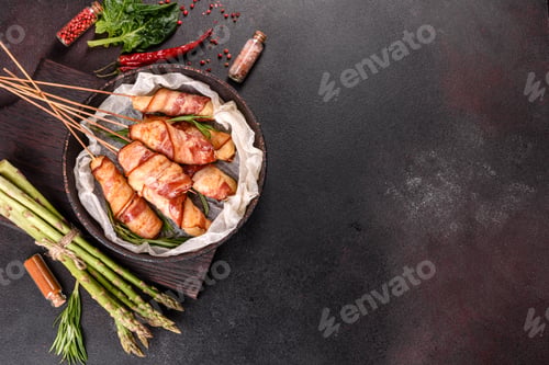 Preview: Roll with bacon and chicken mince on a stew with fresh asparagus
