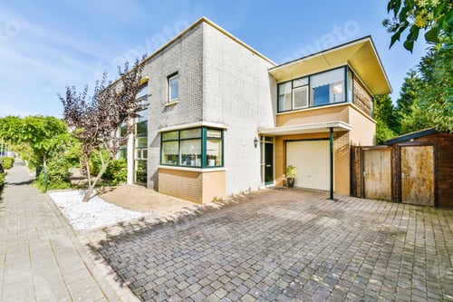 Preview: View of a two-storey house