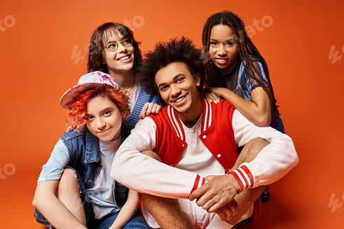 Preview: Vibrant team of multicultural friends posing