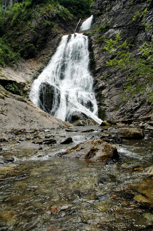 Preview: Waterfall in the Mountains