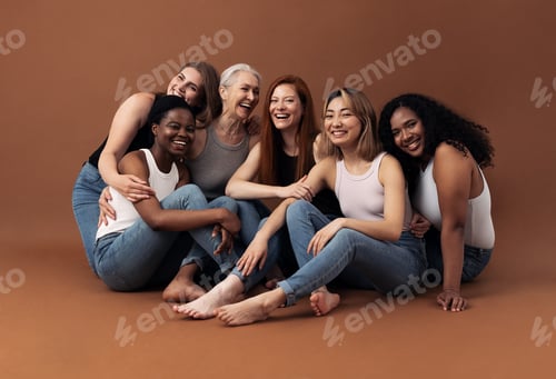 Preview: Portrait of six laughing women of different ages and body types