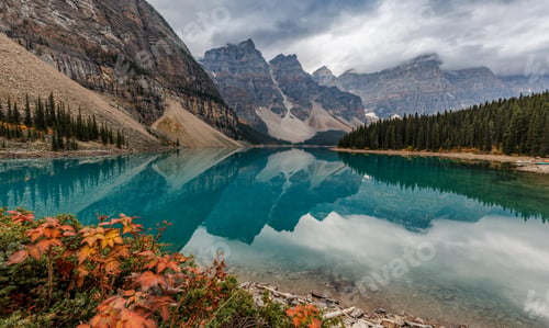 Preview: Moraine Lake in Alberta Canada