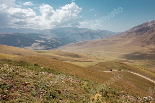 Preview: mountain landscape on a warm, sunny day, local travel concept