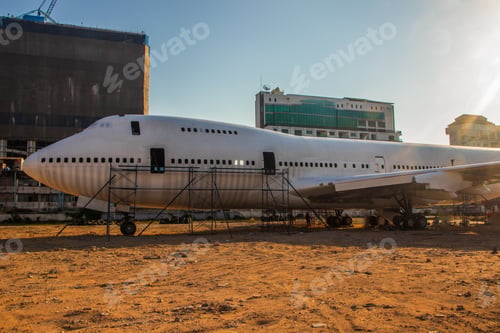 Preview: Old discarded airplane or jumbo jet