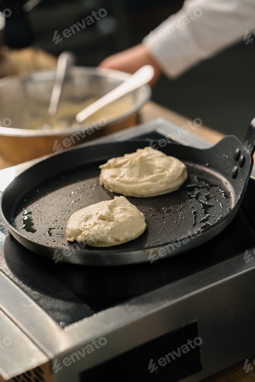 Preview: Professional kitchen pancakes in a pan