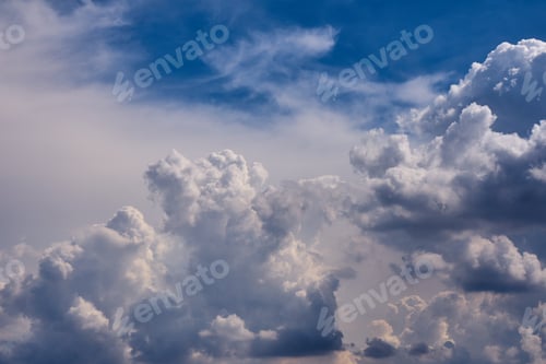 Preview: The cloudscape in the storm season