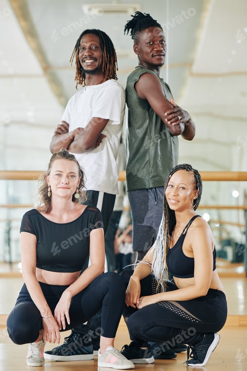 Preview: Multi-ethnic group of dancer