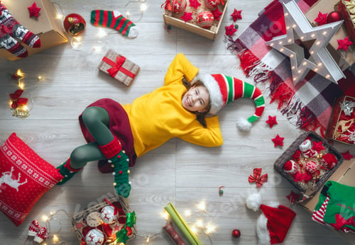 Preview: girl with Christmas baubles