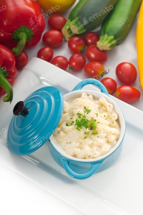 Preview: mac and cheese on a blue little clay pot