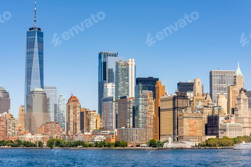 Preview: Cityscape of Manhattan from a ferry boat in New York, USA