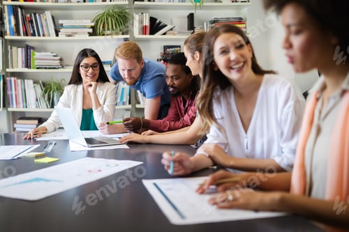 Preview: Collaboration and analysis by business people working in office