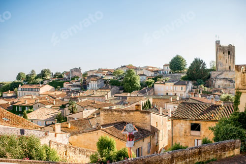 Preview: Saint Emilion village