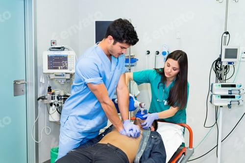 Preview: Medics making emergency procedure with respirator