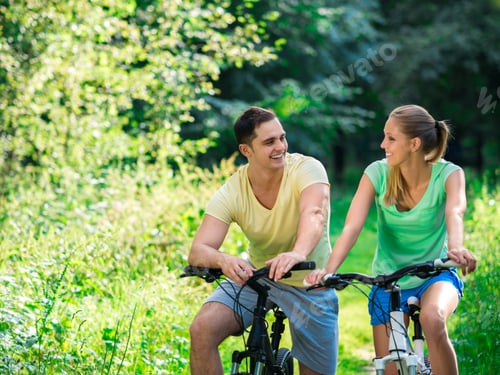 Preview: Smiling couple