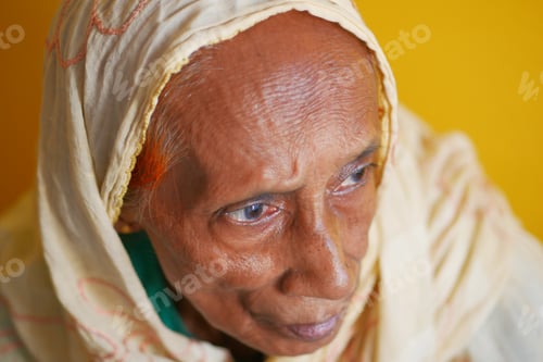 Preview: detail shot of asian senior women eye