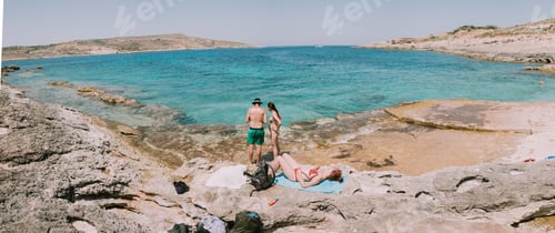 Preview: People at the beach