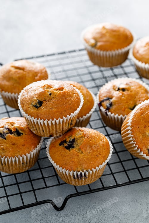 Preview: Blueberry banana muffins with fresh berries