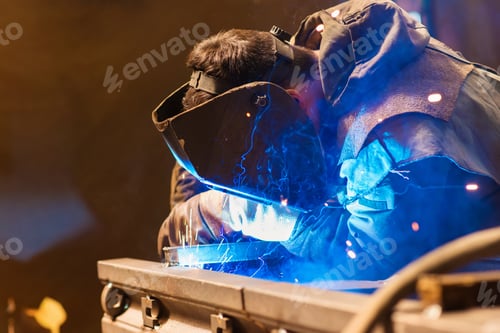 Preview: Man welding