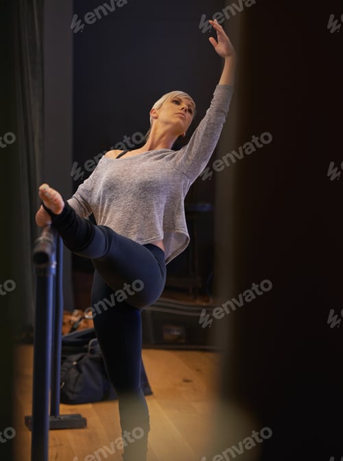 Preview: Her body is a beautiful instrument