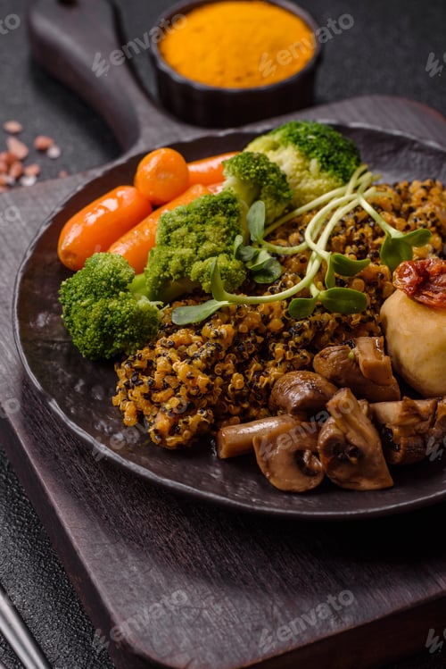 Preview: Food bowl with tofu, quinoa, broccoli and carrots, microgreens