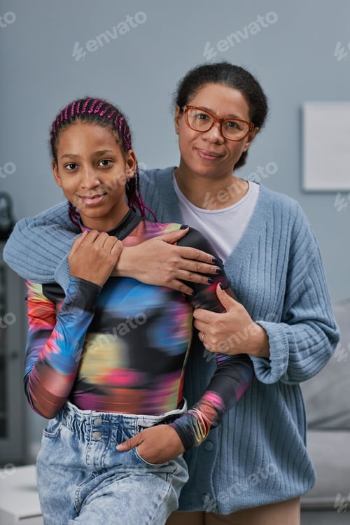 Preview: Teenage girl with mother