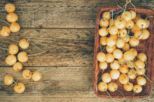 Preview: Warm image of delicious white cherries
