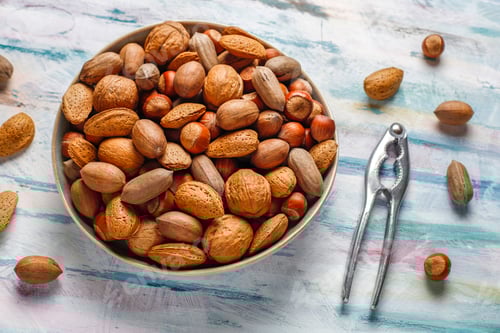 Preview: Mixed organic nuts with shell.