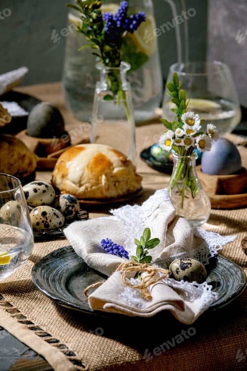 Preview: Easter table setting with cross buns