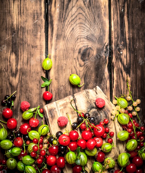 Preview: Forest berries on the Board.