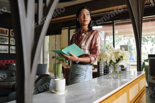 Preview: Pensive Restaurant Owner