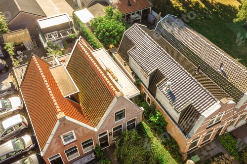 Preview: Exterior view of building