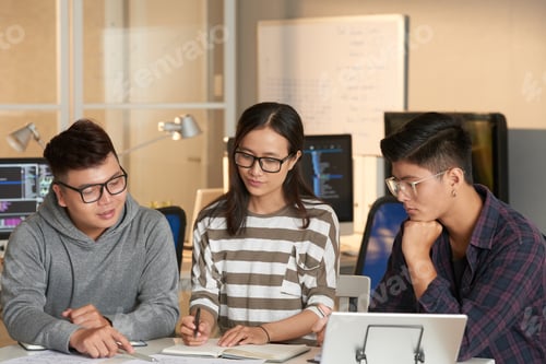 Preview: University Students Drawing Flowchat
