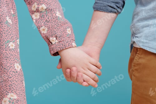 Preview: Two friends holding hands