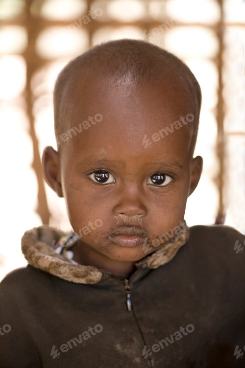 Preview: Portrait of a masai child looking at the camera