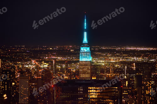 Preview: New York, USA - May 11, 2021: Stunning night view of the Midtown Manhattan skyline