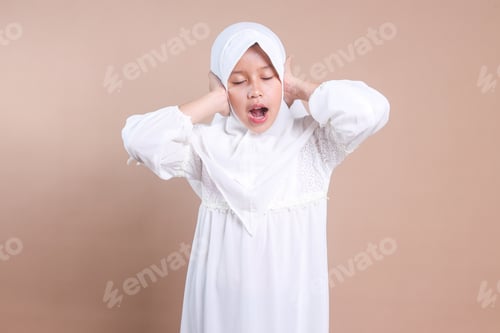 Preview: Muslim Girl Feeling Annoyed