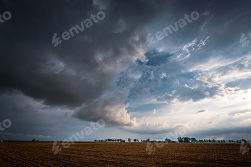 Preview: Mesmerizing view of scenic and cloudy sky above the field in Bavaria, Germany