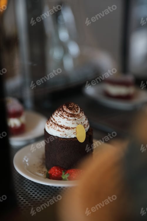 Preview: Chocolate Cake With A Strawberries