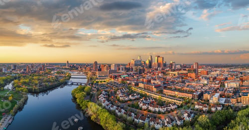 Preview: Minneapolis, Minnesota, USA downtown city skyline at dusk