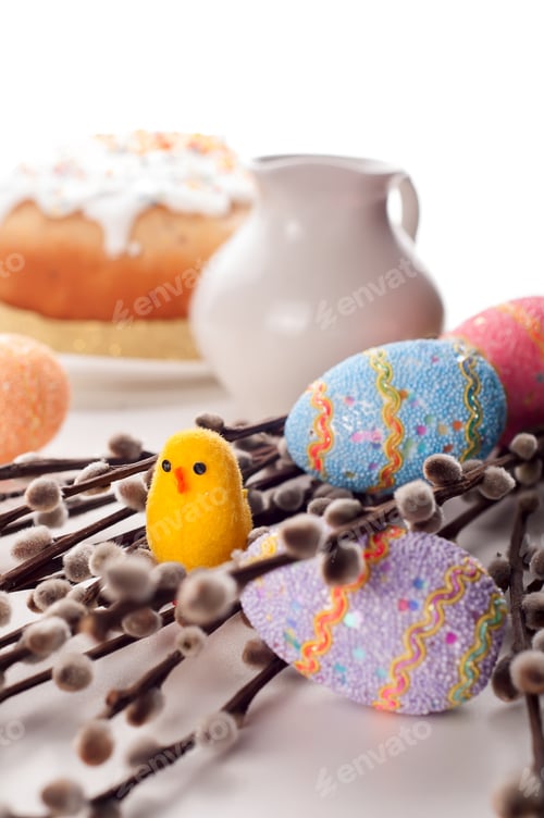Preview: Easter eggs on the branches