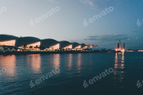 Preview: Twilight and the lights from the Museum of Amanha in Rio de Janeiro