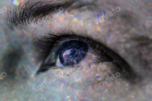 Preview: Woman with starry eyes